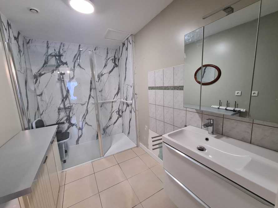 rénovation d'une salle de bain sécurisée par adapt habitat